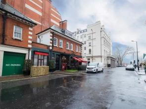 Elegant 1 bed next to Hyde Park, sleeps 2