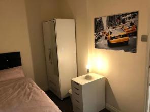 Seymour Place Apartment