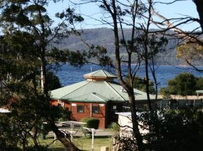 Snug Beach Cabin And Caravan Park