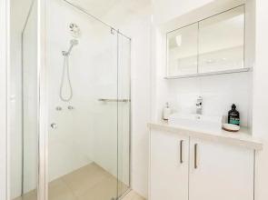 Rustic Charm - Central & Sophisticated