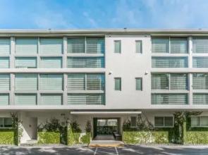 Beach Haus Key Biscayne Contemporary Apartments