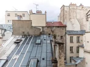 Families And Friends - Center - 110 Sqm