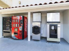 Motel 6 La Mesa, CA - San Diego