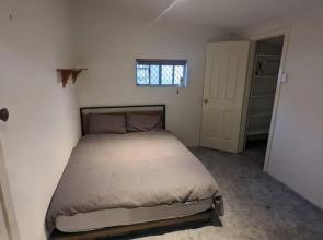 3 bedroom 2 bathroom home walking distance to town