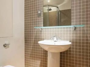 Veeve - The Coach House