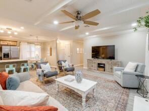 3 BR Newly Remodeled Home With Farm Style Decor