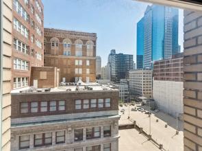 Spacious 2BR Downtown Retreat