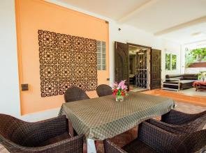 Private Residence Hosted by Sasithorn