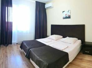 Apartments on Lenin Avenue, 52