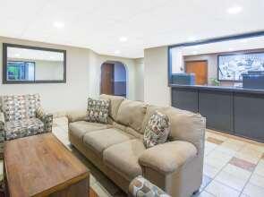 Super 8 by Wyndham Belleville