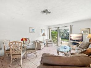 Jamaica Royale 91, 3 Heated Pools, 2 Bedrooms, WiFi, Sleeps 6