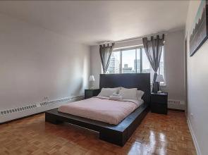 Pristine 2BR with gym in Posh Downtown