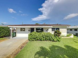 4 Mi to the Beach: Pet-friendly Oakland Park Home