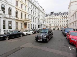 Veeve - Hyde Park Hideaway