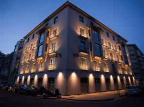 Nexus Valladolid Suites & Hotel