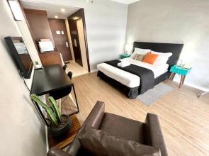 Lindo Studio com Jacuzzi e sacada a 50m Av Paulista