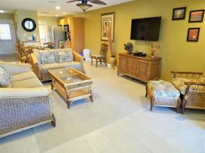 Sunset Royale - 206 2 Bedrooms 2 Bathrooms Condo