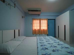 OYO 1004 Naklua Mansion