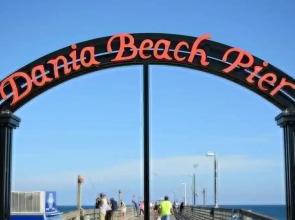 Beachside Bliss Lush Private Pool BBQ King Bed