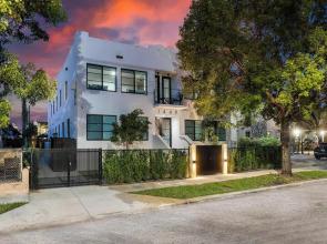 Lux Retreat By Renzzi