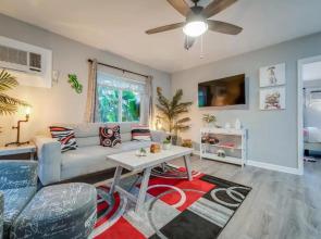 Hainsley Apartments at 1136