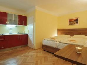 U Zlate Podkovy - At The Golden Horseshoe