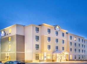 Days Inn & Suites by Wyndham Kearney
