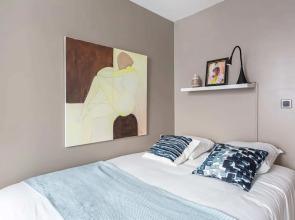 Beautiful apartment near train station by GuestReady