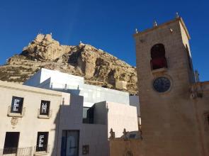 Alicante old city & beach appartment