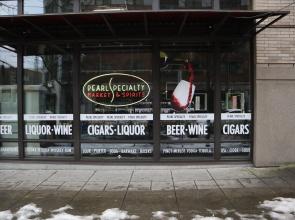 Bright Recently Upgraded Apt – Downtown Location