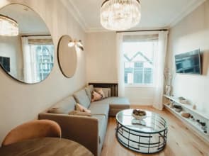 ch1 boutique stays - queen suite