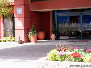 Hampton Inn Boston - Logan Airport