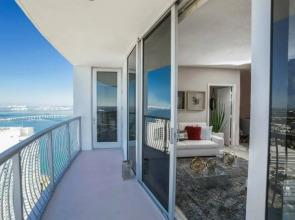 Opera Suites And Marina Hotel