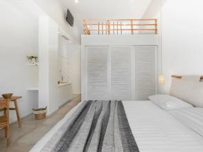 Luxury Milos Apartment Family Suite 2 Bedrooms Well Furnished Interior Adamanta