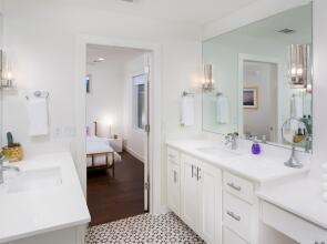 Modern 3br W/ Loft - Cozy Patio In Fenced Backyard 3 Bedroom Home