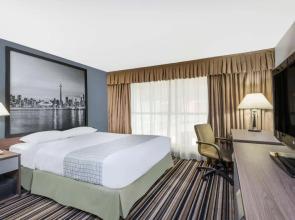 Super 8 Downtown Toronto