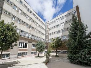 Ensuite Rooms for Women Only - LEON