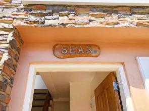 OYO 889 Amboy Hometel