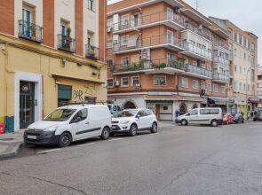 Cosy And Modern 2 Bedroom Apartment In Great Location