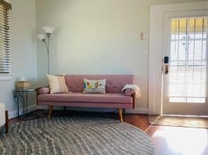 Peterson Retreat In The Heart Of San Diego 1 Bedroom Apts by RedAwning