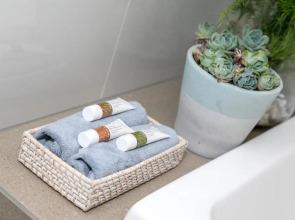 Spacious Modern Two-Bedroom Apartment