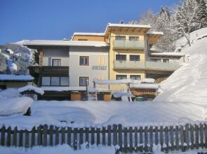 Charming Apartment in Zell am See with Mountain Views