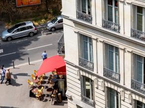 Balcony Bliss steps from the Bois de Boulogne