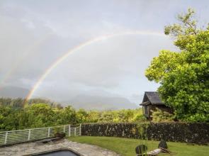 Kamapua'a Hale 3 Bedroom Home by RedAwning