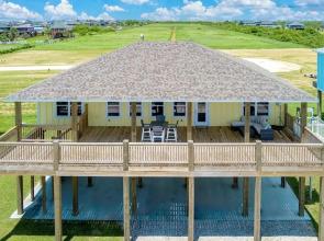Sandpiper Cove 4 Bedroom Home by RedAwning