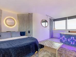 June street Spa apartments