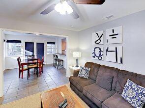 3BR 2BA Walk to Barton Springs Road by RedAwning