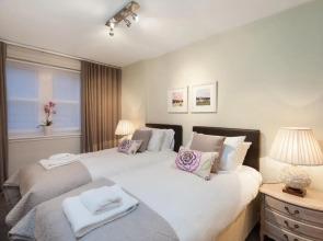 The Botanist Apartment Edinburgh Old Town 2 Bedroom Lift Parking previously The Parkgate Residence