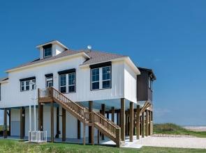 Kathleen's Retreat 5 Bedroom Home by RedAwning