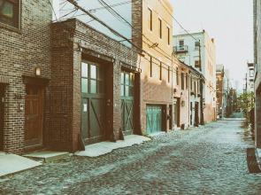 Huge Stylish 3 BR Loft Cobblestone St Next to NYC